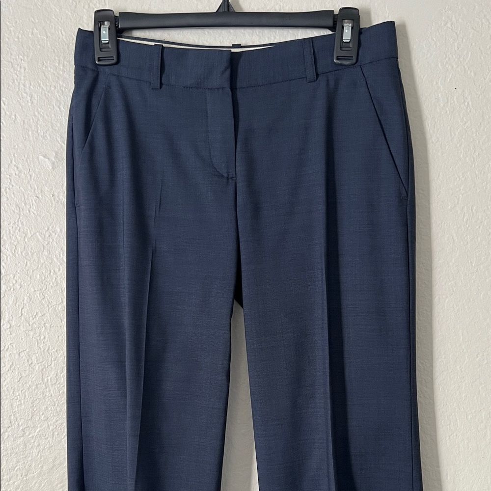 Like New! THEORY Wool Blend Straight Leg Full Length Trouser in Navy in Size 0 - Picture 2 of 11